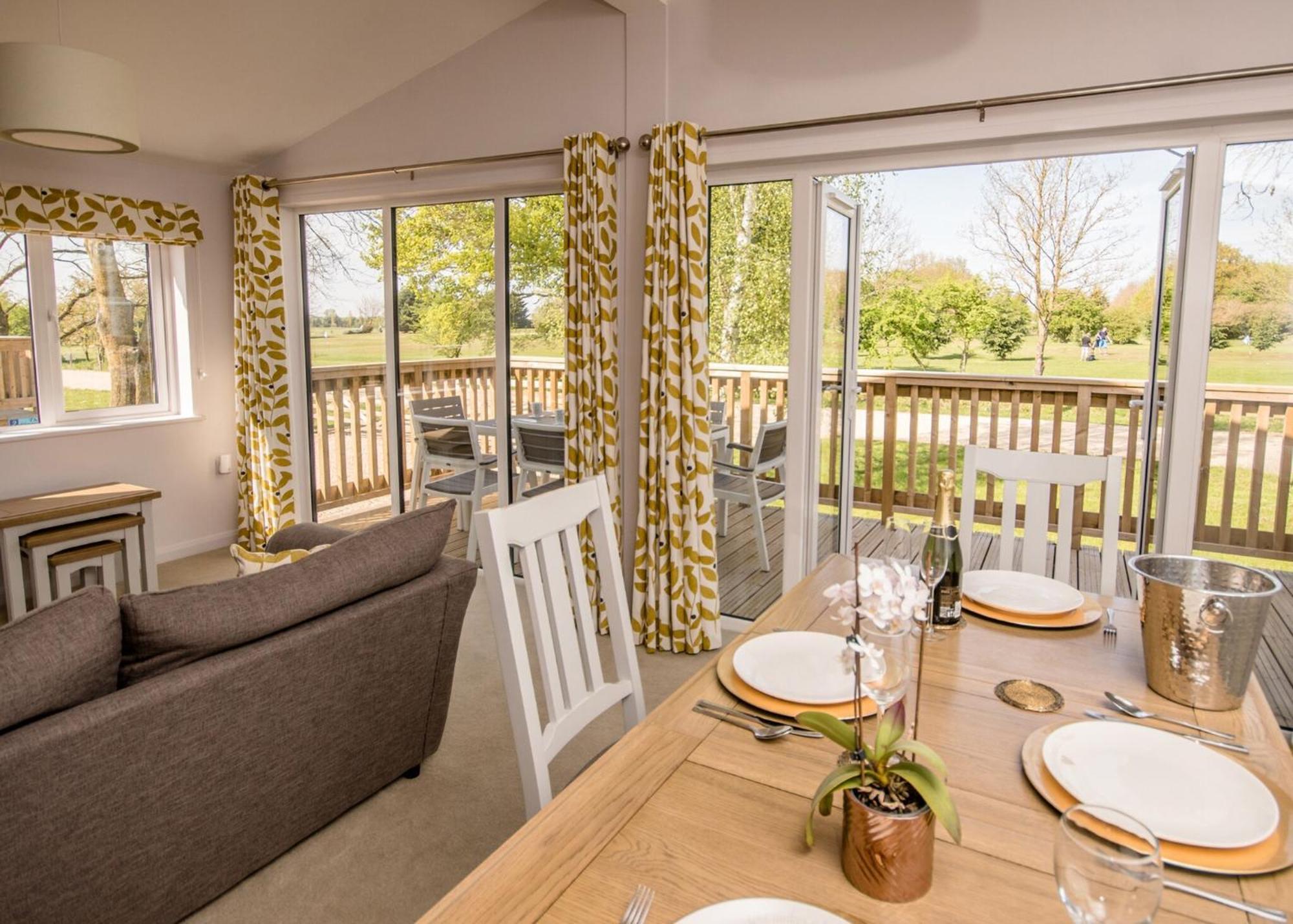 Hawthorn Glen Lodges Downham Market Exteriör bild