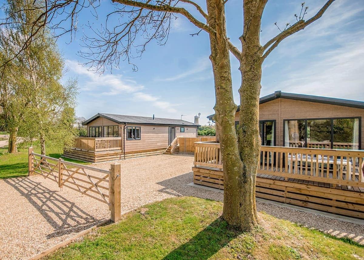 Hawthorn Glen Lodges Downham Market Exteriör bild